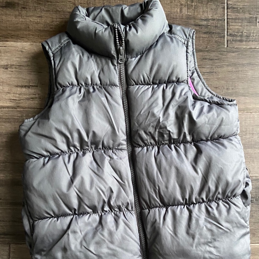 Puffer gray vest.